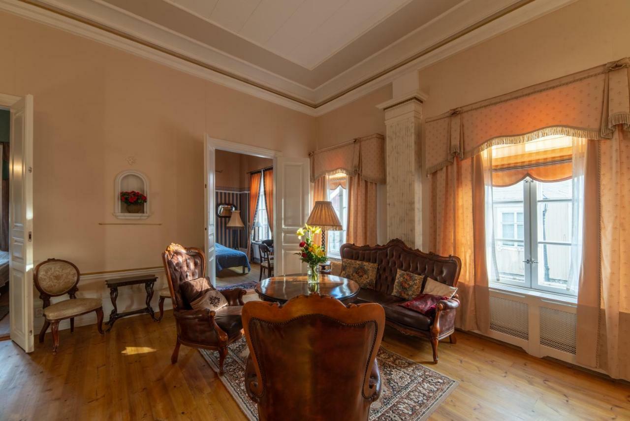 Wanha Kartano Hotell Karleby Exteriör bild