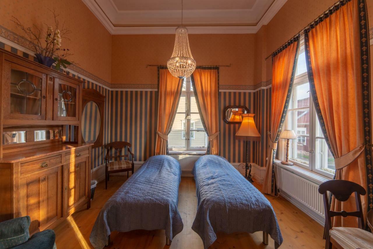 Wanha Kartano Hotell Karleby Exteriör bild